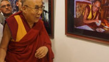 Visit to ‘Thank You Dalai Lama’ Photo Exhibition at AIFACS