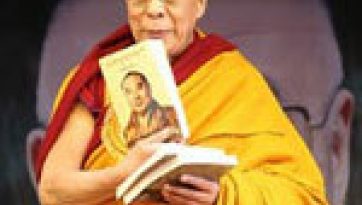 Dalai Lama Joins Tibetans In Remembering 10th Panchen Lama