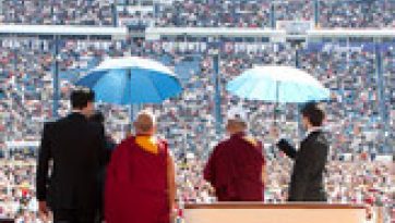 His Holiness the Dalai Lama addresses thirty thousand in Mexico City