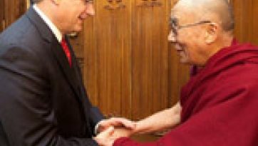 His Holiness inaugurates World Parliamentarians’ Convention on Tibet, meets Canadian PM